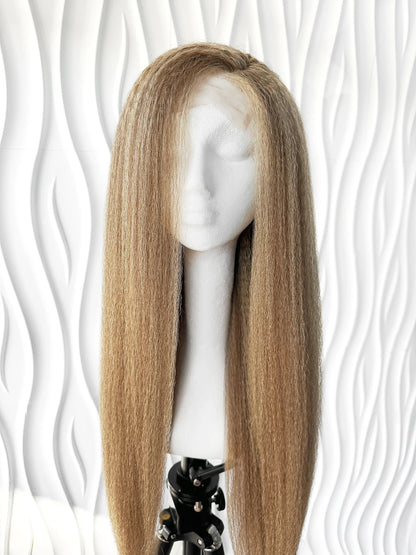 RELAXED NATURAL - KINKY STRAIGHT - BLONDE BLOWOUT WIG True and Pure Texture